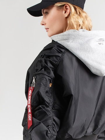 ALPHA INDUSTRIES Φθινοπωρινό και ανοιξιάτικο μπουφάν σε μαύρο