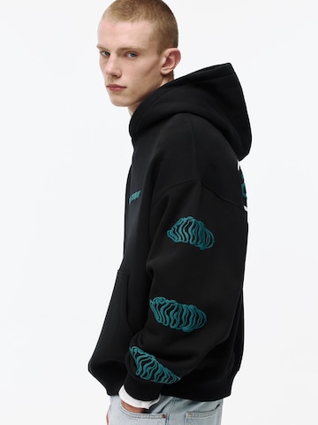 Pull&BearSweater majica 'STWD' - crna boja