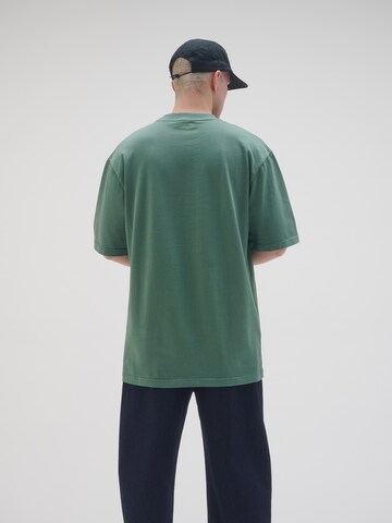 Tricou de la Pacemaker pe verde