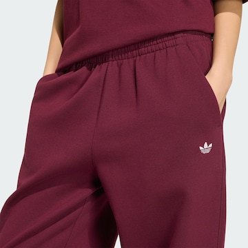 Loosefit Pantalon 'Essentials' ADIDAS ORIGINALS en rouge