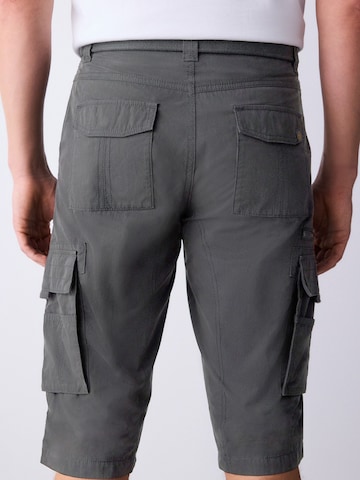 Next Regular Gargohousut värissä harmaa