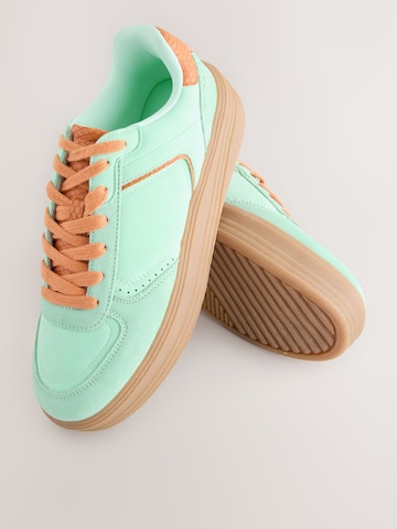 Next Sneaker in Grün
