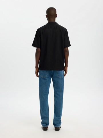 SELECTED Comfort Fit Skjorte 'SLHClay' i sort