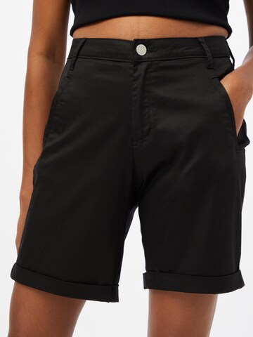 VILA Regular Shorts in Schwarz