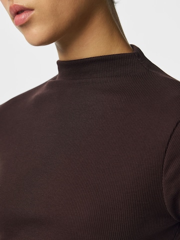 T-shirt 'ALLY ' PIECES en marron