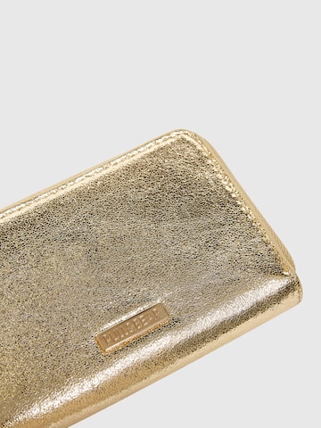 Pull&Bear Wallet in Gold