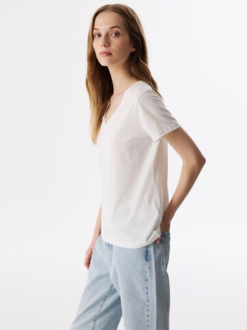 Twist Shirt in Beige