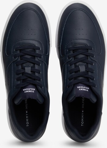 TOMMY HILFIGER Sneakers laag in Blauw