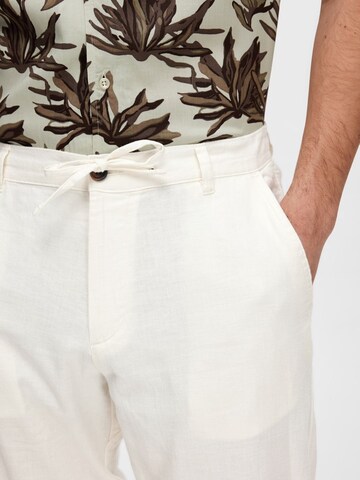 Slimfit Pantaloni chino 'SLHBrody' di SELECTED HOMME in bianco