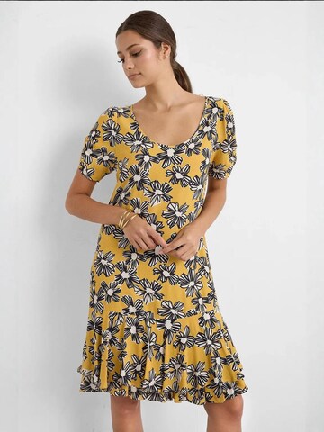 Hiccup Dress in Yellow: front