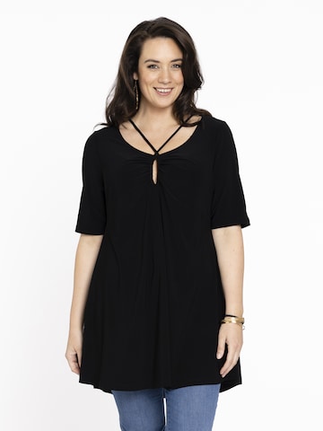 Yoek Tunic in Black: front