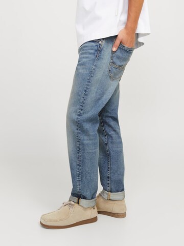 JACK & JONES Zwężany krój Jeansy 'JJIMIKE JJFOX' w kolorze niebieski