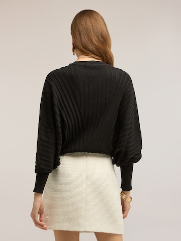 MOTIVI Sweater in Black