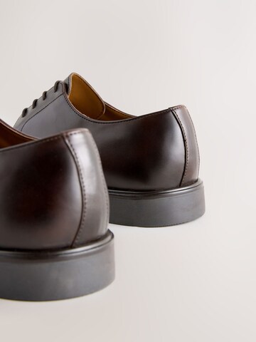 Scarpa stringata di Next in marrone