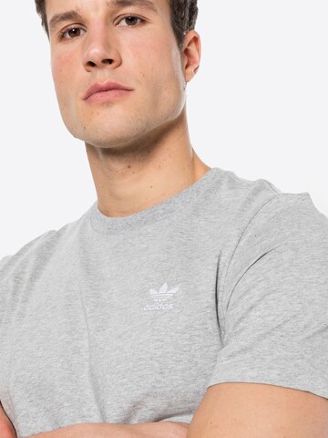 T-Shirt 'Adicolor Essentials Trefoil' ADIDAS ORIGINALS en gris