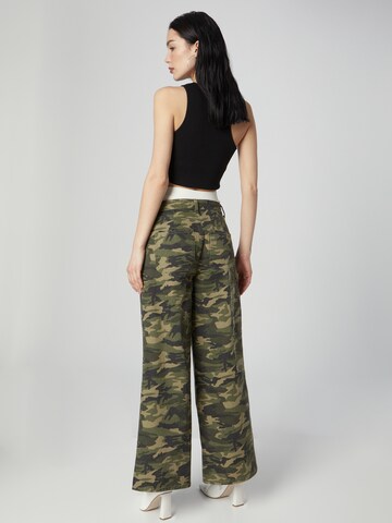 ABOUT YOU x Chiara Biasi Wide leg Cargo trousers 'Kimi' in Green