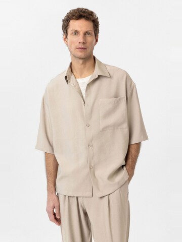 Coupe regular Chemise 'Ricardo' Antioch en beige : devant