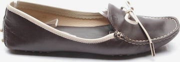 Tod's Flats & Loafers in 36 in Beige: front