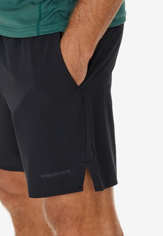 ENDURANCE Regular Sportshorts 'Air' in Schwarz