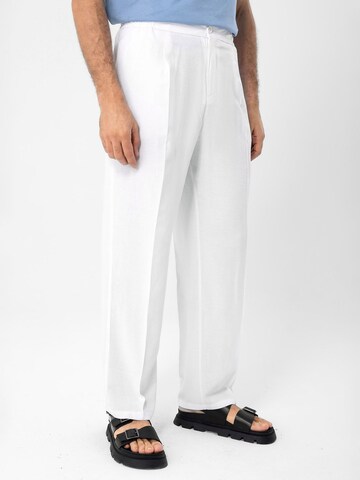 Antioch Regular Trousers with creases in Beige