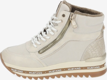 Stivaletto stringato di MUSTANG in beige