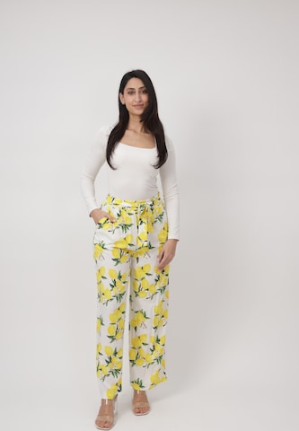 Elara Trousers in White: front