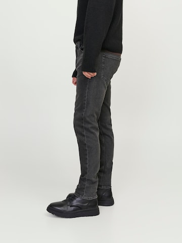 JACK & JONES Regular Jeans 'Erik Cooper' in Zwart