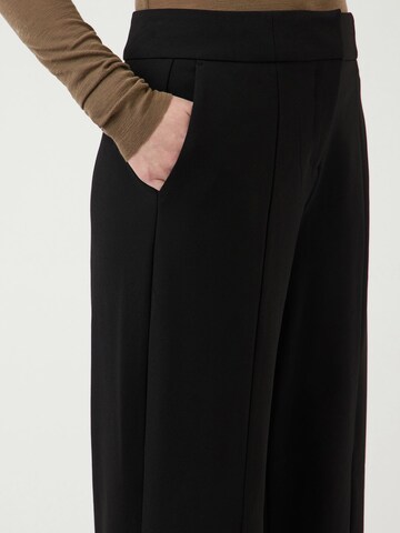 YAS Loose fit Trousers 'YASFavo' in Black