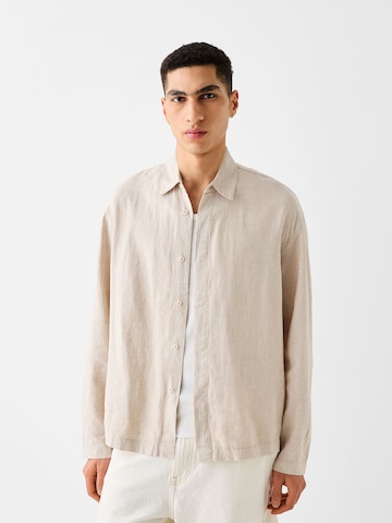 Bershka Regular fit Button Up Shirt in Beige: front