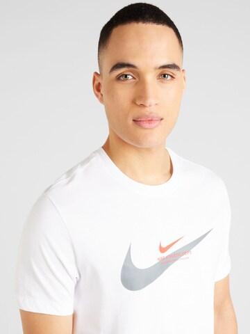 T-Shirt Nike Sportswear en blanc