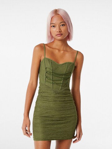 Bershka Sukienka w kolorze zielony: przód