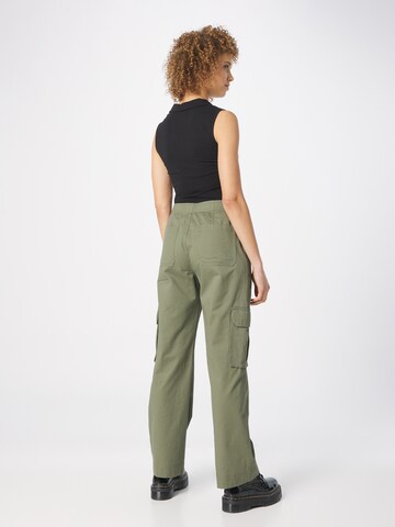 Abercrombie & Fitch Regular Cargo Pants in Green