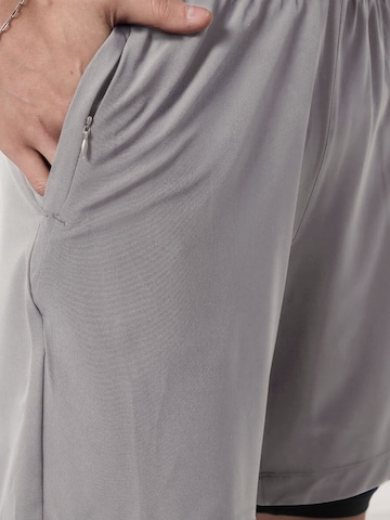 Regular Pantalon de sport Tommy Life en gris