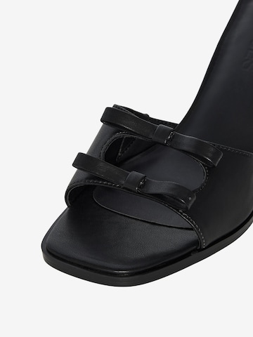 PIECES Mules 'MARRY' in Black