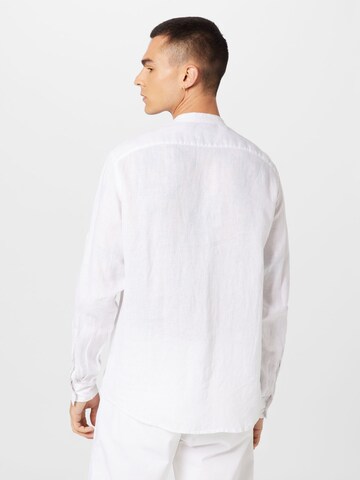 UNITED COLORS OF BENETTON - Ajuste regular Camisa en blanco