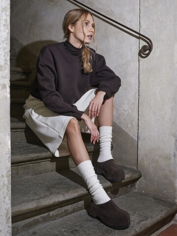 Clogs di COLORS OF CALIFORNIA in marrone: lato