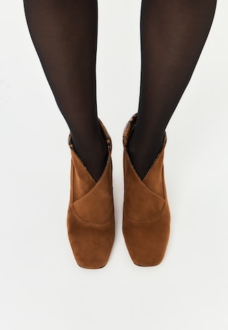 CESARE GASPARI Bootie in Brown