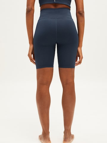 ARMEDANGELS Skinny Shorts 'Ajaala' in Blau