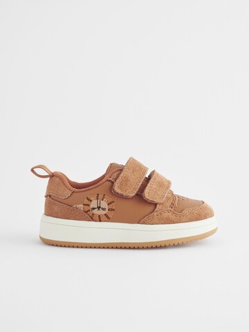 Sneaker di Next in marrone
