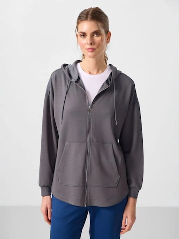 Tommy Life Sweatshirt in Grau: Vorderseite