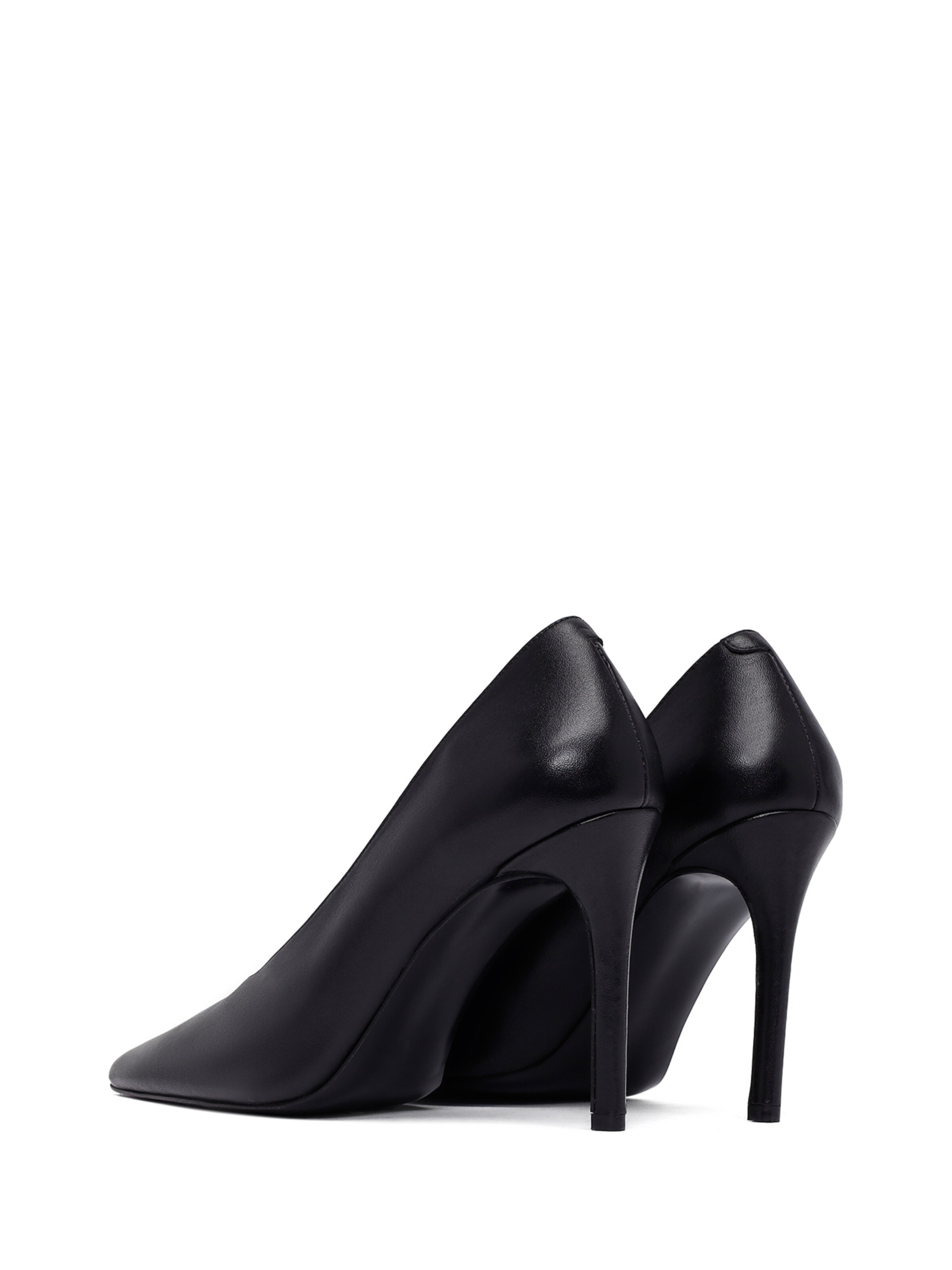 Derimod Pumps in Black
