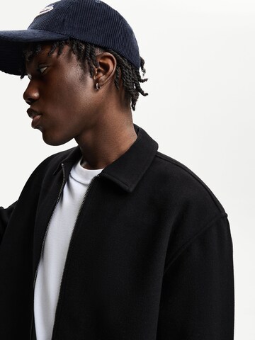 Veste mi-saison Bershka en noir