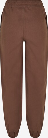 Tapered Pantaloni de la Urban Classics pe maro