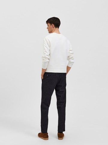 SELECTED HOMME Tapered Chinohousut 'YORK' värissä harmaa