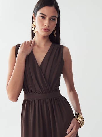 St MRLO Dress in Brown