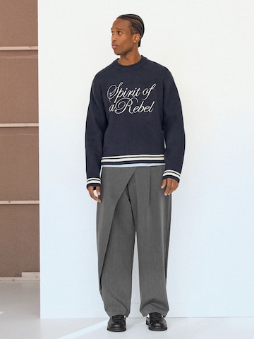 Bershka Vrečasti Hlače | siva barva