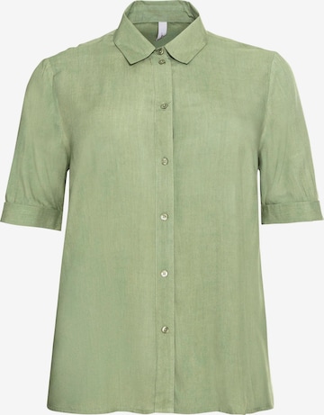 SHEEGO Blouse in Green: front