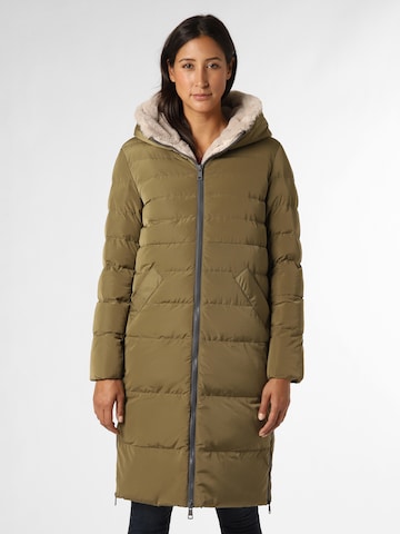 Marie Lund Winter Coat in Green: front