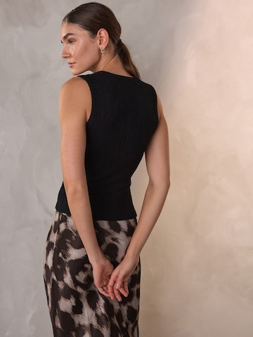 Next Топ в черно