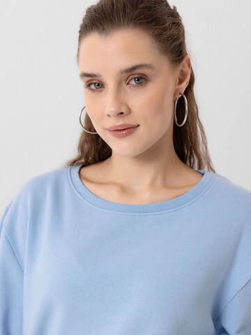 Jacey Quinn Sweter 'Emma' w kolorze niebieski